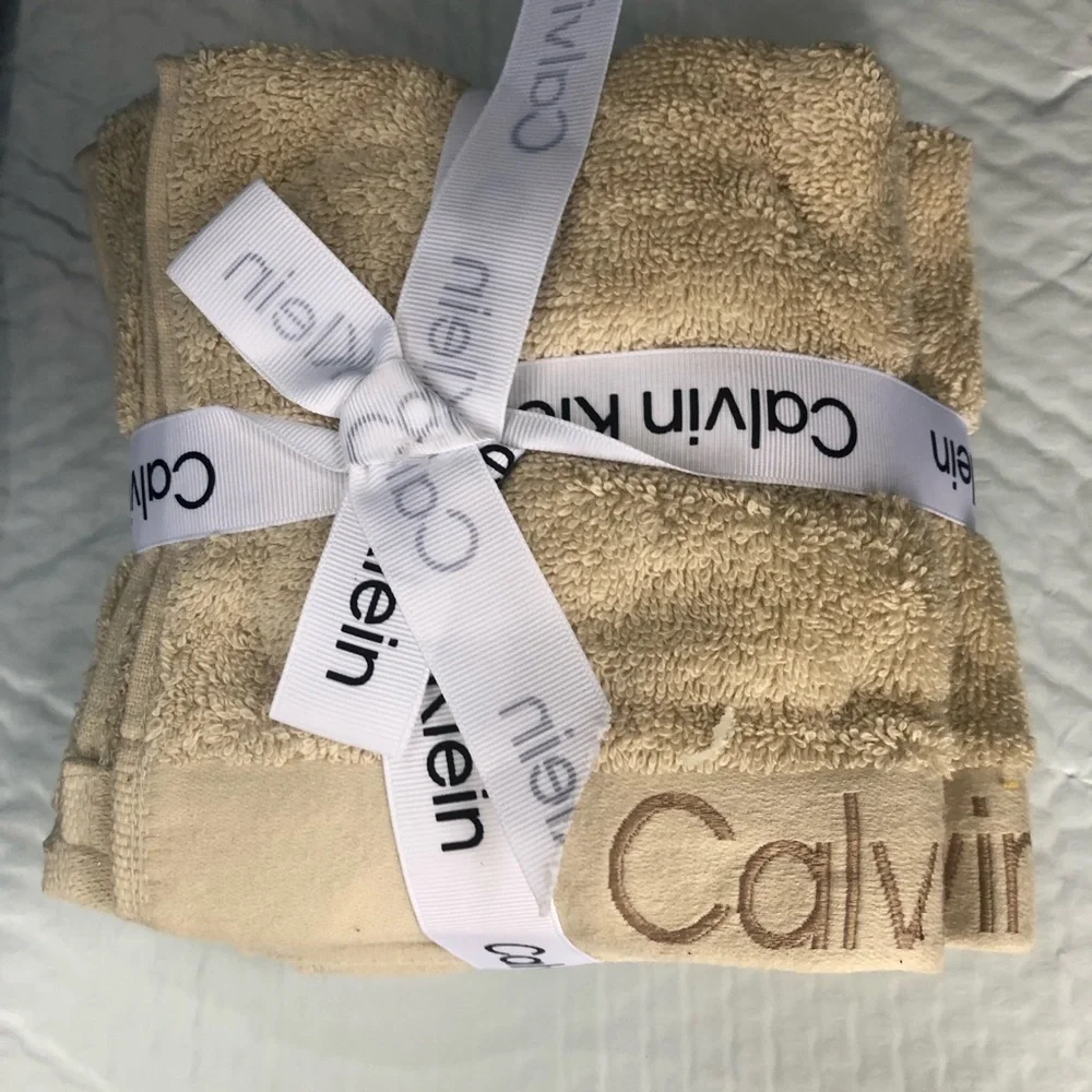 Set of 4 Calvin Klein Tan Washcloths